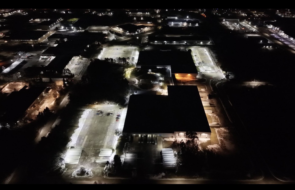 Same shopping center parking lot after eneroi LED retrofit with Synapse wireless controls